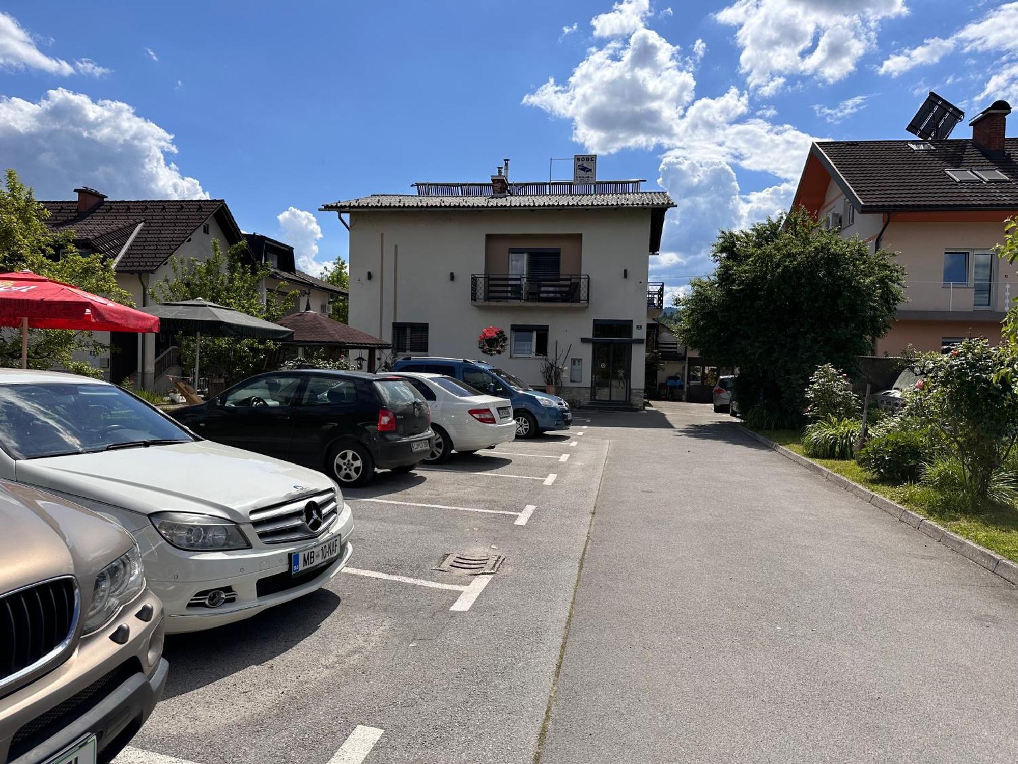 Guesthouse Stremljan Ljubljana Медводе Экстерьер фото