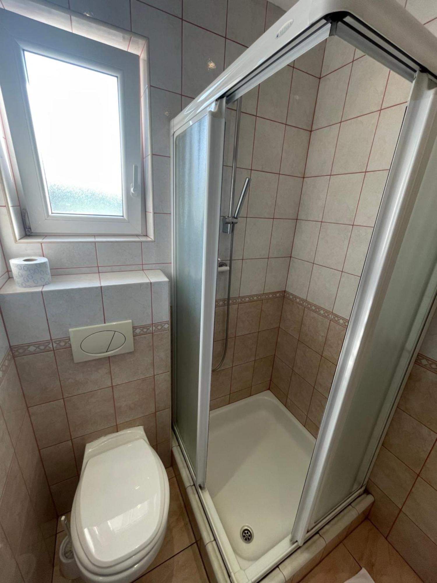 Guesthouse Stremljan Ljubljana Медводе Экстерьер фото