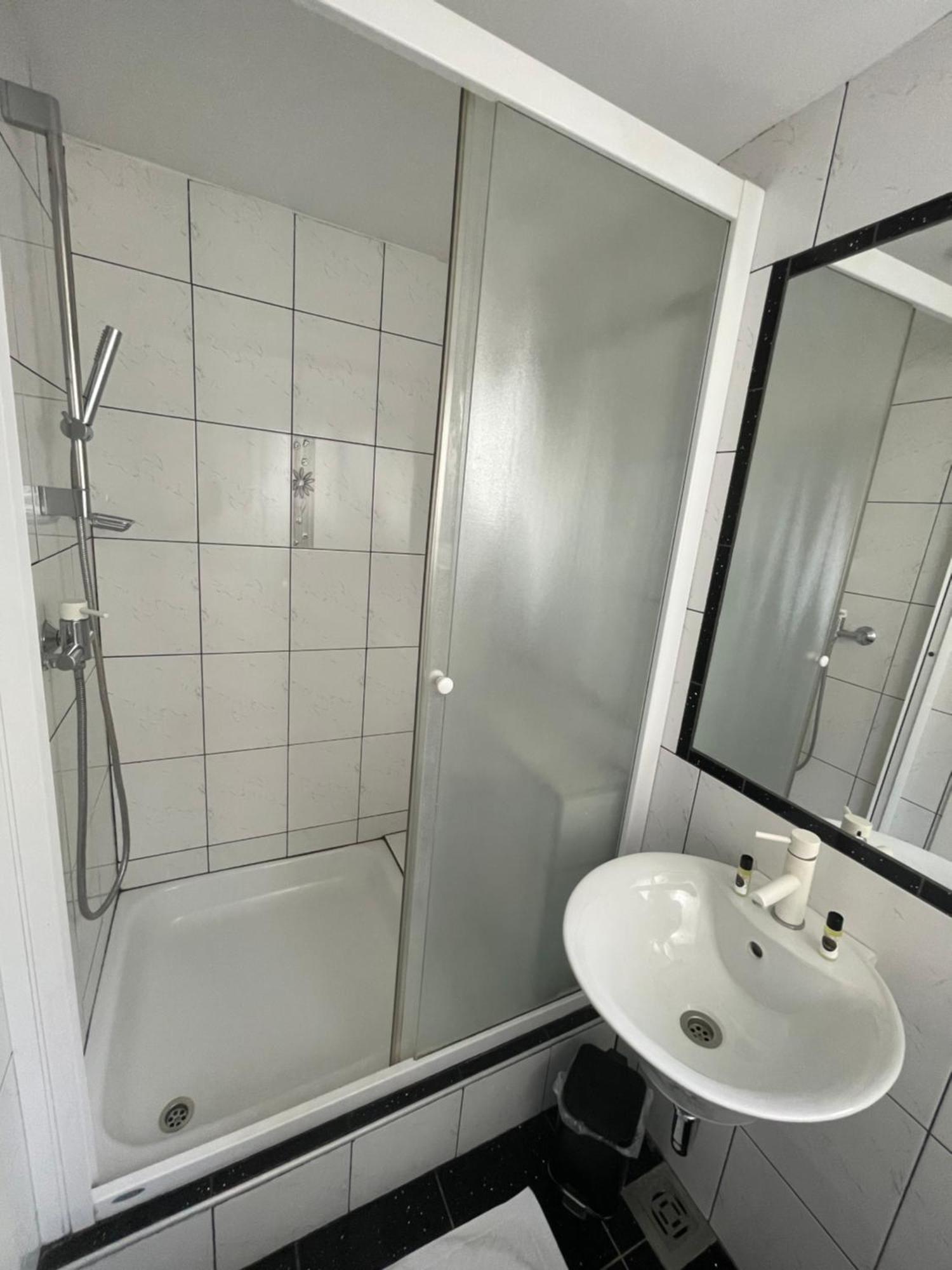 Guesthouse Stremljan Ljubljana Медводе Экстерьер фото